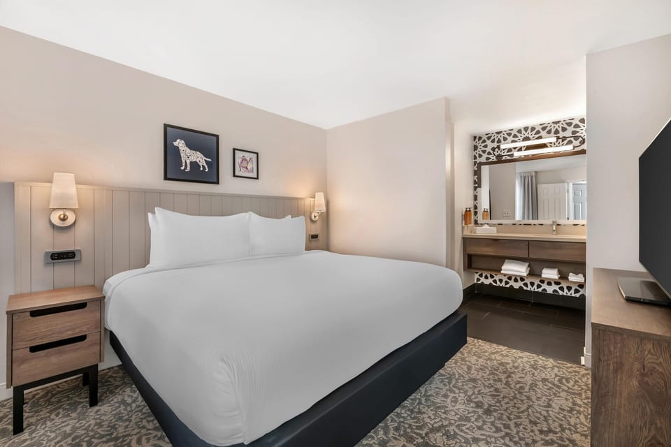 Bedroom. Interior and views may vary based on location and availability.