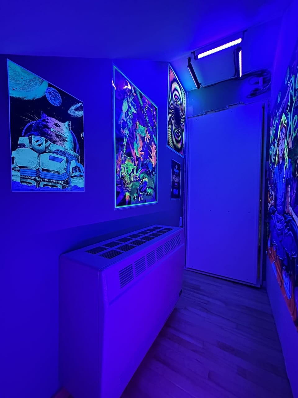 Kids hideout with Black Lights
