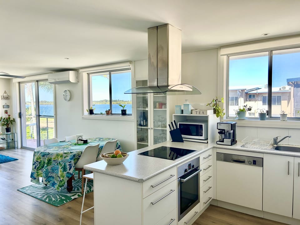 At cooking, you will feel inspired by enjoying the stunning views. 
