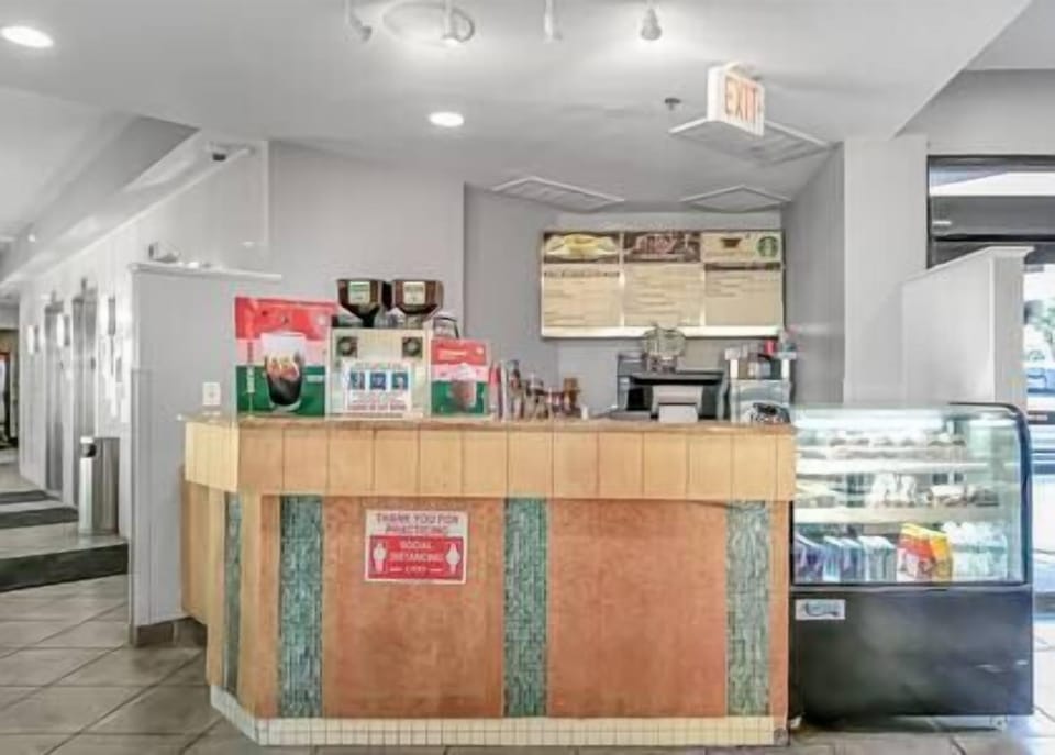 Resort Starbucks cafe conveniently located in the 1st floor lobby!